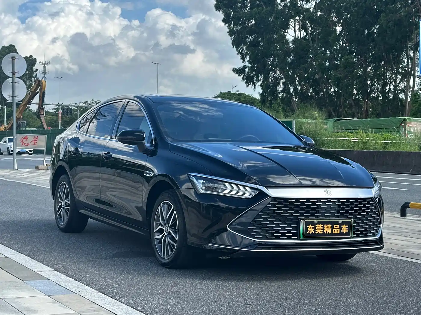  BYD Qin PLUS 2024 Glory Edition DM-i 120KM Premium