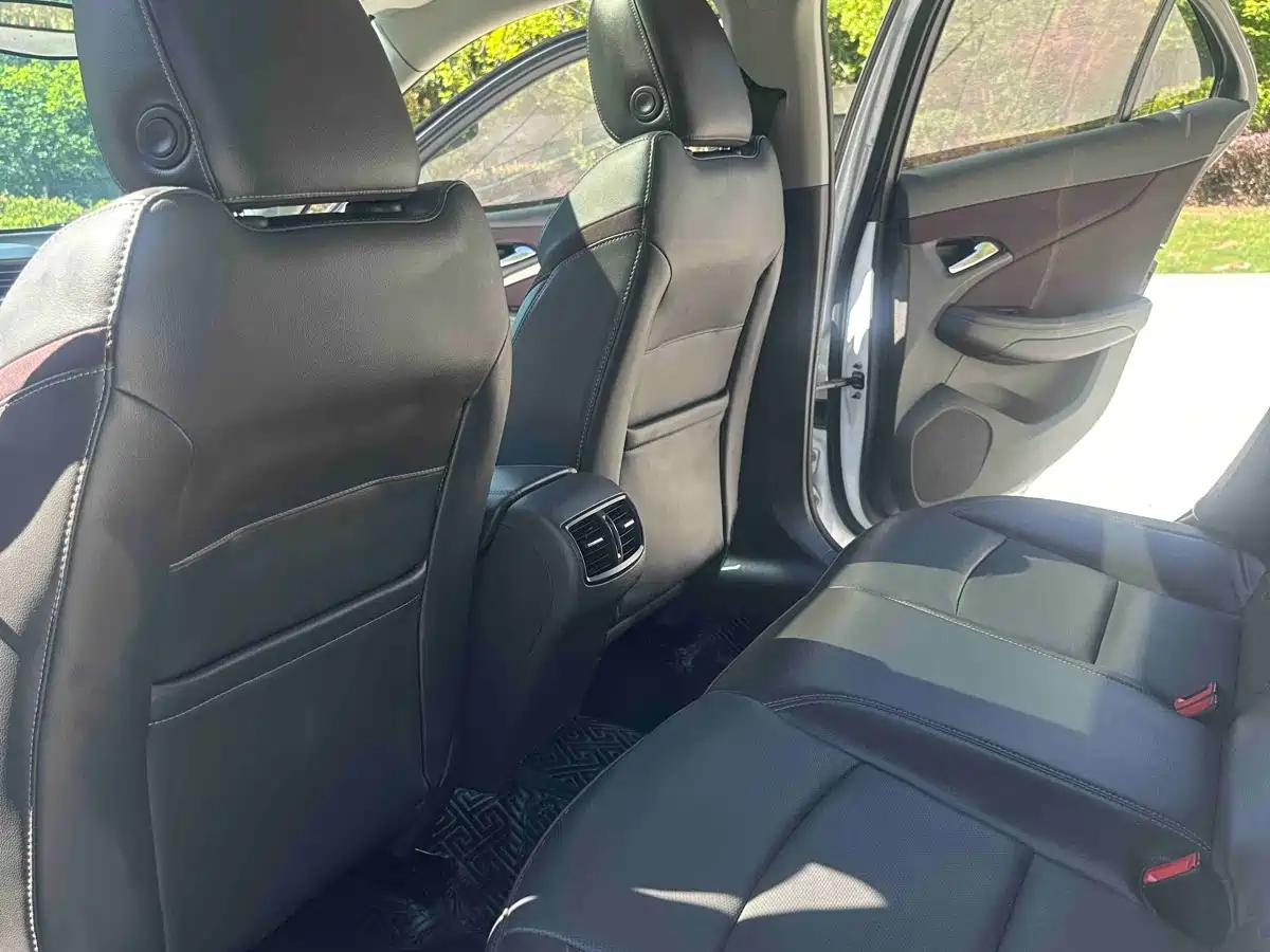 Chevrolet Malibu 2018 530T Automatic Luxury Edition фото 8