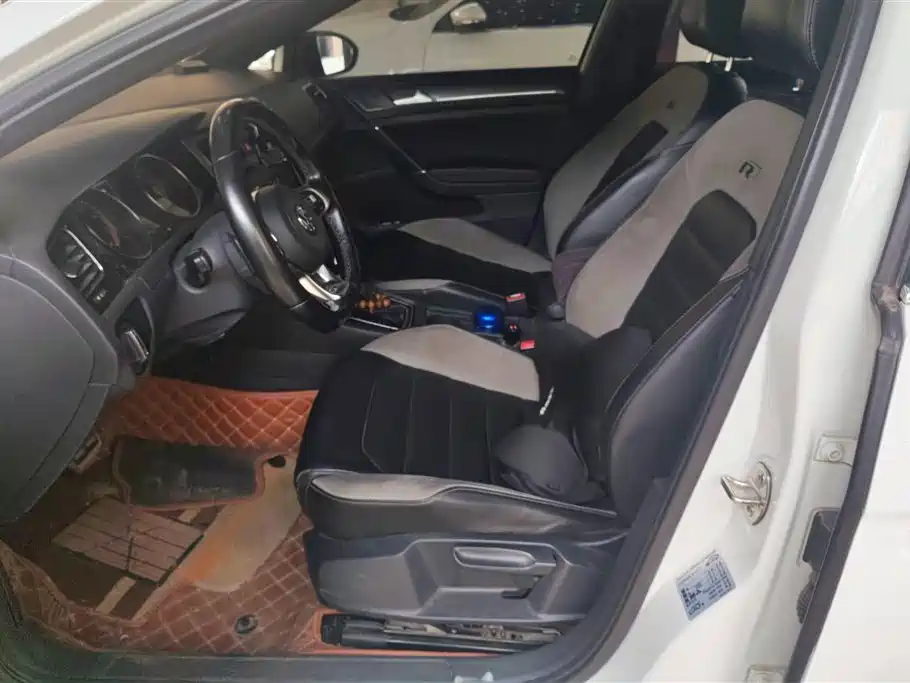 Volkswagen Golf 2016 1.4TSI Automatic R-Line фото 9