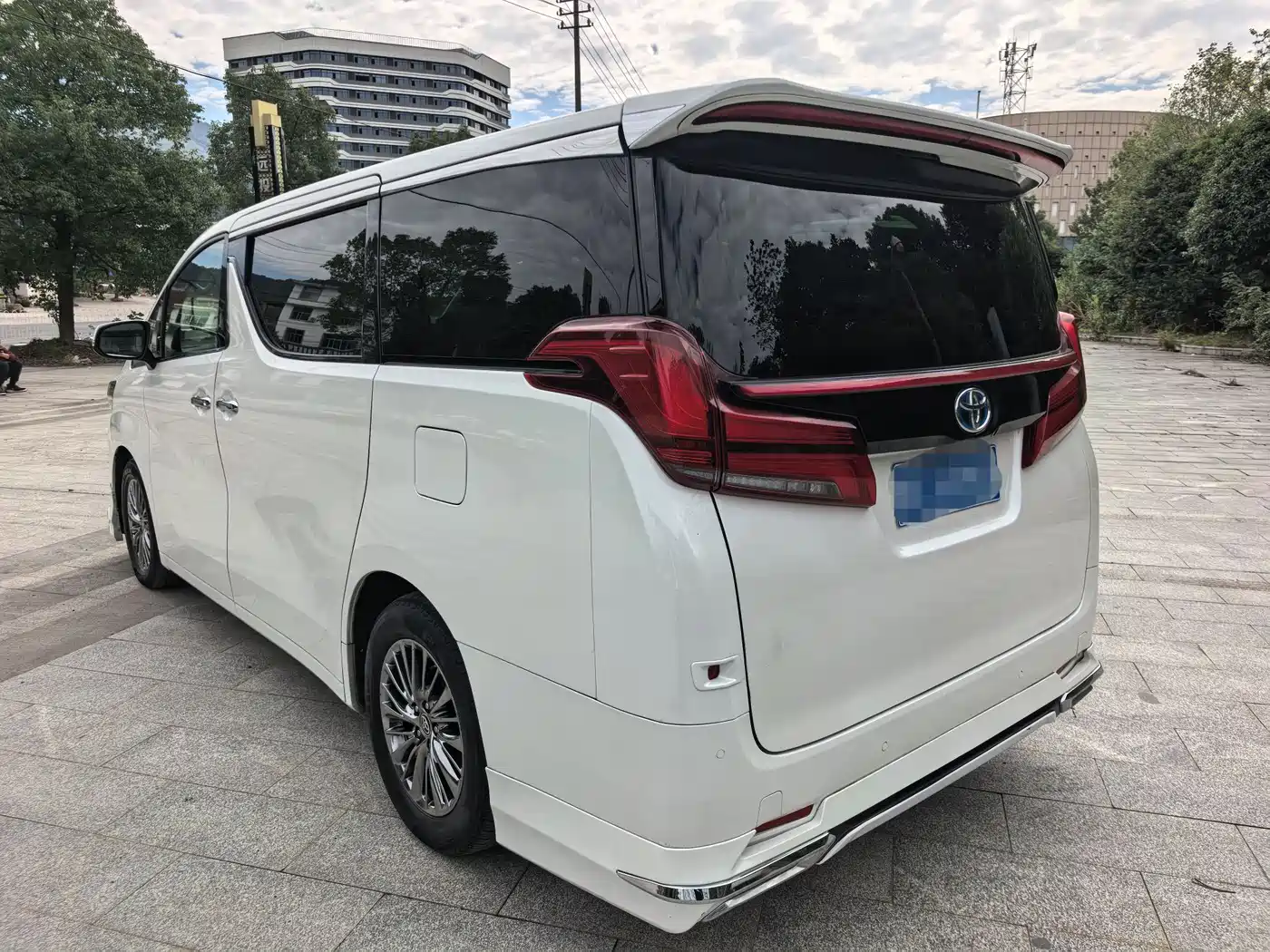 Toyota Alphard 2019 Hybrid 2.5L Premium Edition фото 13