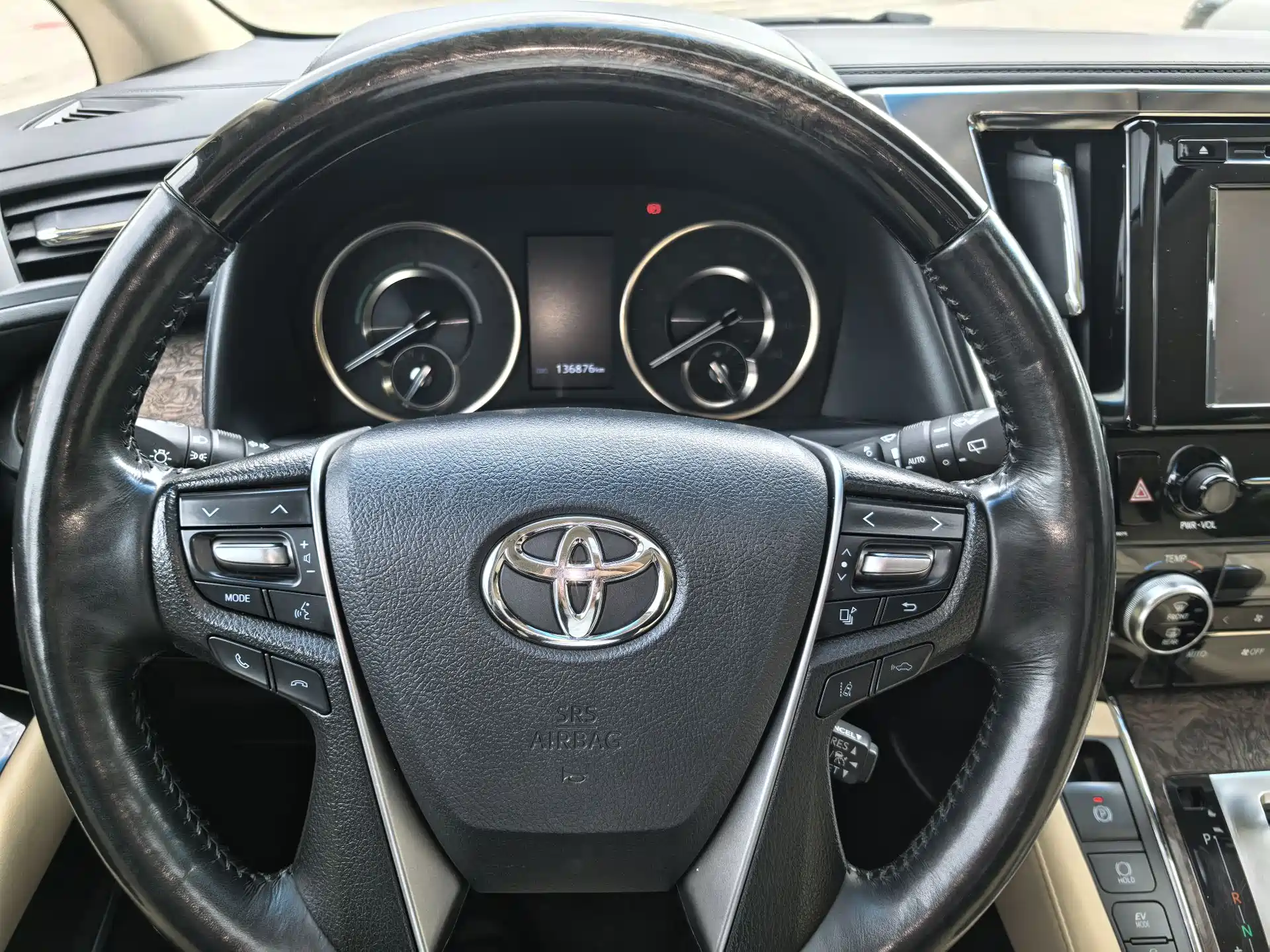 Фото 6 - Toyota Alphard