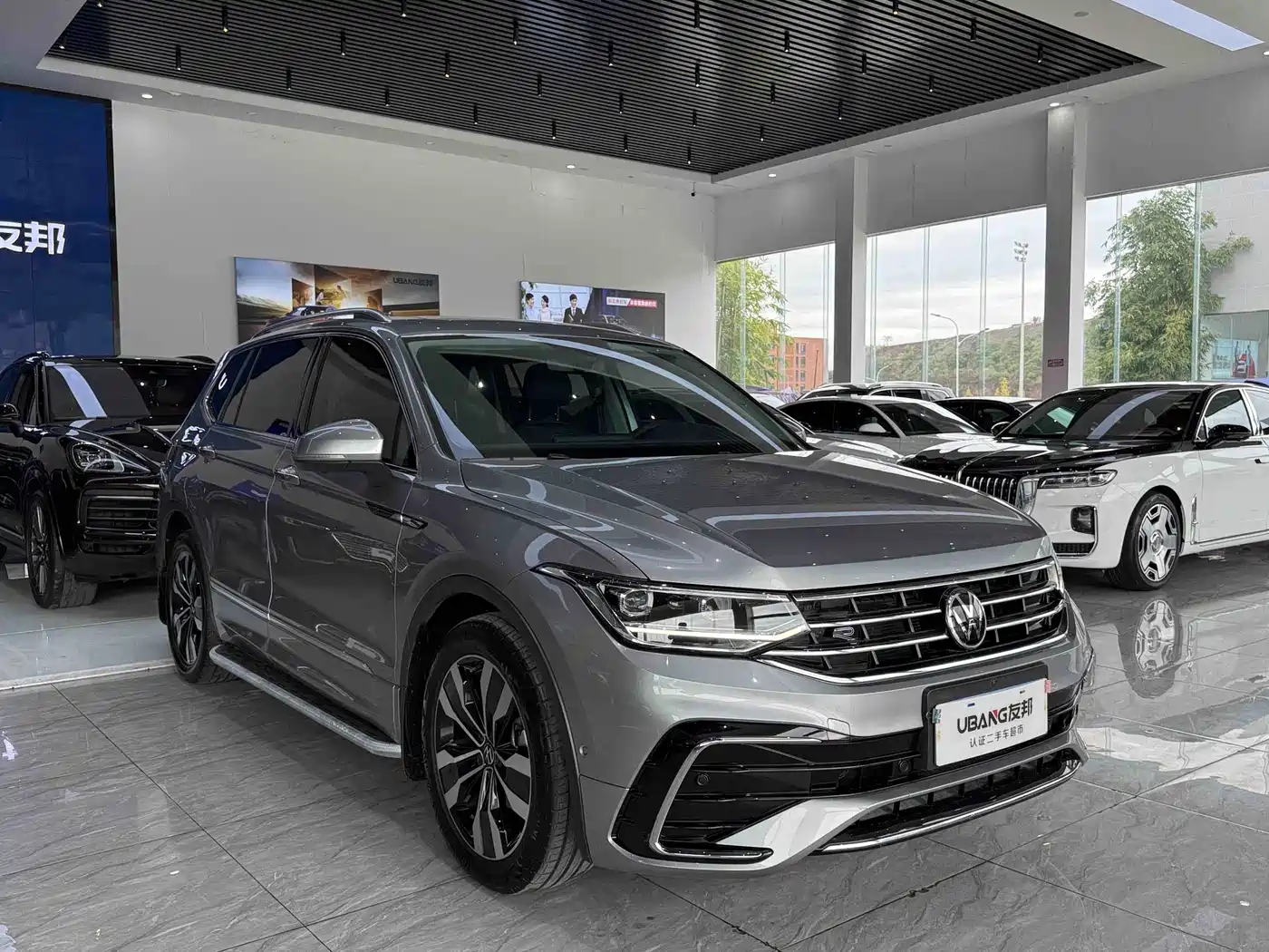 Volkswagen Tiguan L 2022 330TSI Auto 2WD R-Line Premium Edition фото 3