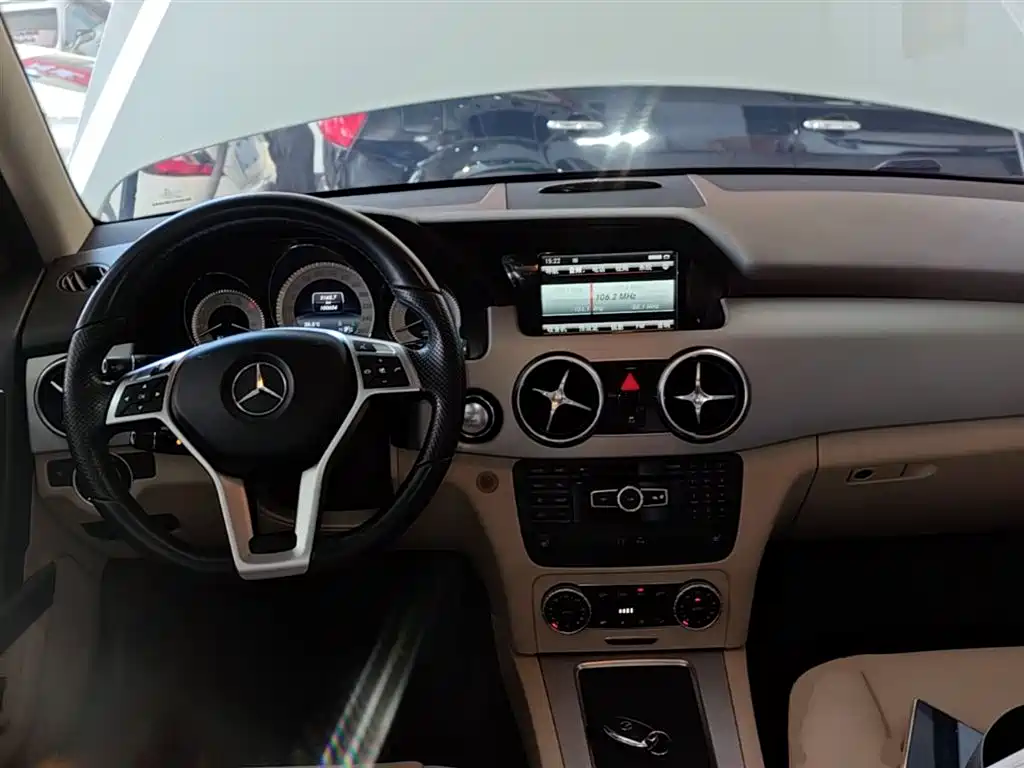 Mercedes-Benz GLK-Class 2015 GLK 300 4MATIC Fashion Ultimate Edition фото 10