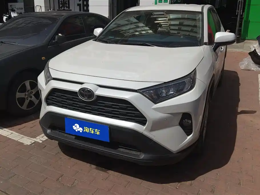 Toyota RAV4 Rongfang 2022 2.0L CVT 2WD Urban Edition фото 2