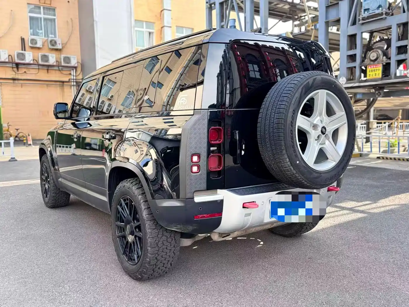 Land Rover Defender 2020 Model 110 P400 HSE фото 7