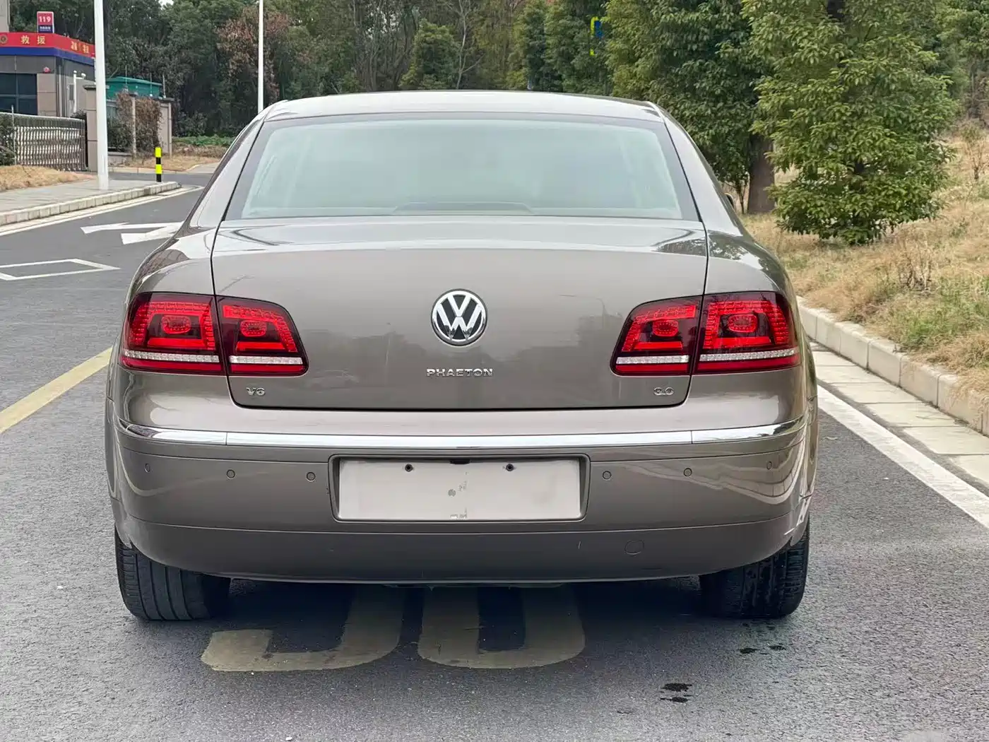 Volkswagen Phaeton 2015 Model 3.0L Smart Enjoyment Edition фото 5