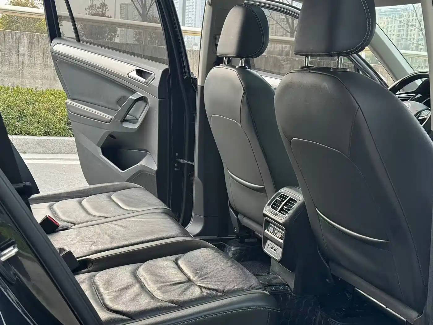 Volkswagen Tiguan L 2019 330TSI Automatic 2WD Panorama Comfort Edition China VI фото 13