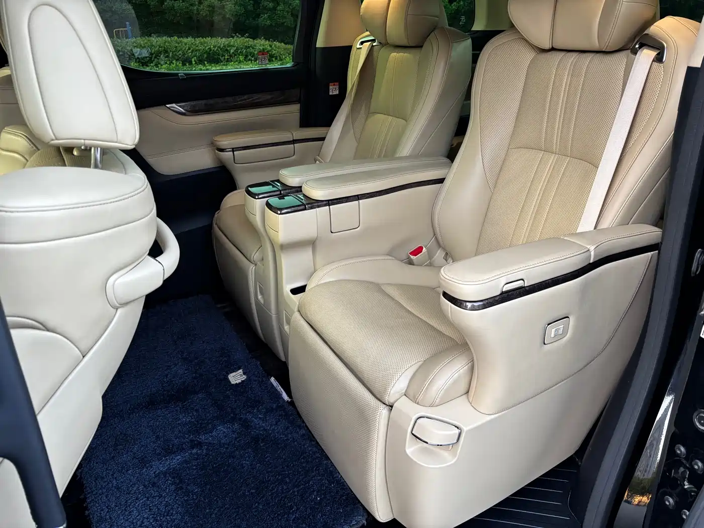 Toyota Vellfire 2023 Crown Hybrid 2.5L HV Ultimate фото 12