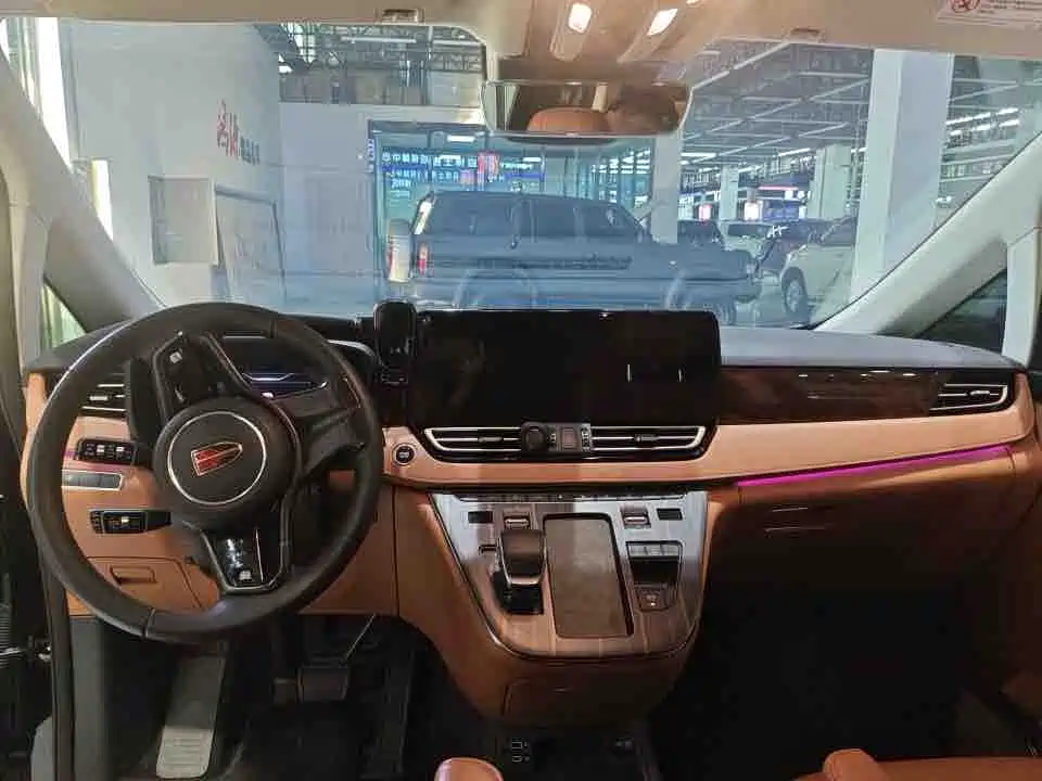 Hongqi HQ9 2023 2.0T Smart Connect Flag Enjoy Edition фото 2