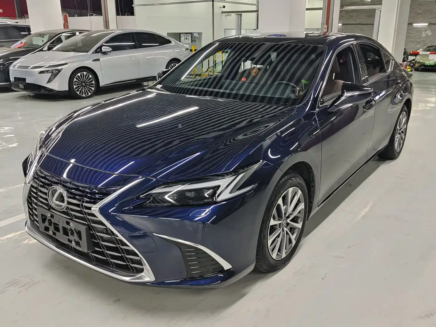 Lexus ES 2025 Model 200 Special Edition
