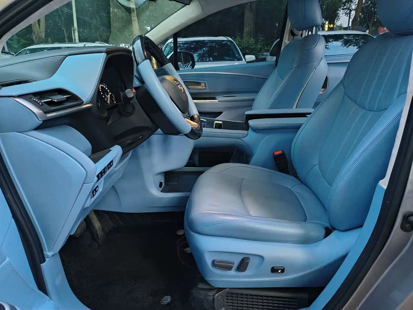 Toyota Sienna 2021 2.5L Hybrid Comfort Edition фото 14
