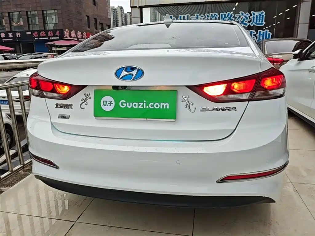Hyundai Elantra 2016 Model 1.6L Automatic Smart Elite фото 6