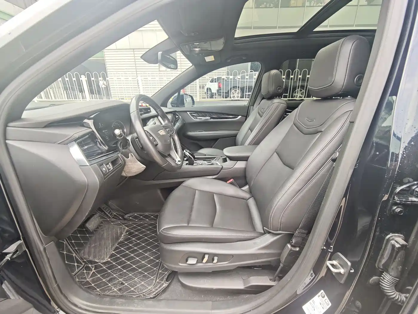 Cadillac XT6 2022 2.0T 6-Seater 2WD Luxury Edition фото 11