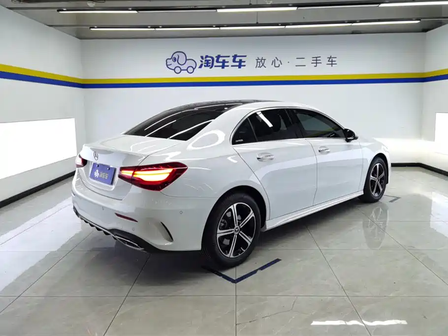 Mercedes-Benz A-Class 2024 Facelift A 200 L Fashion фото 3