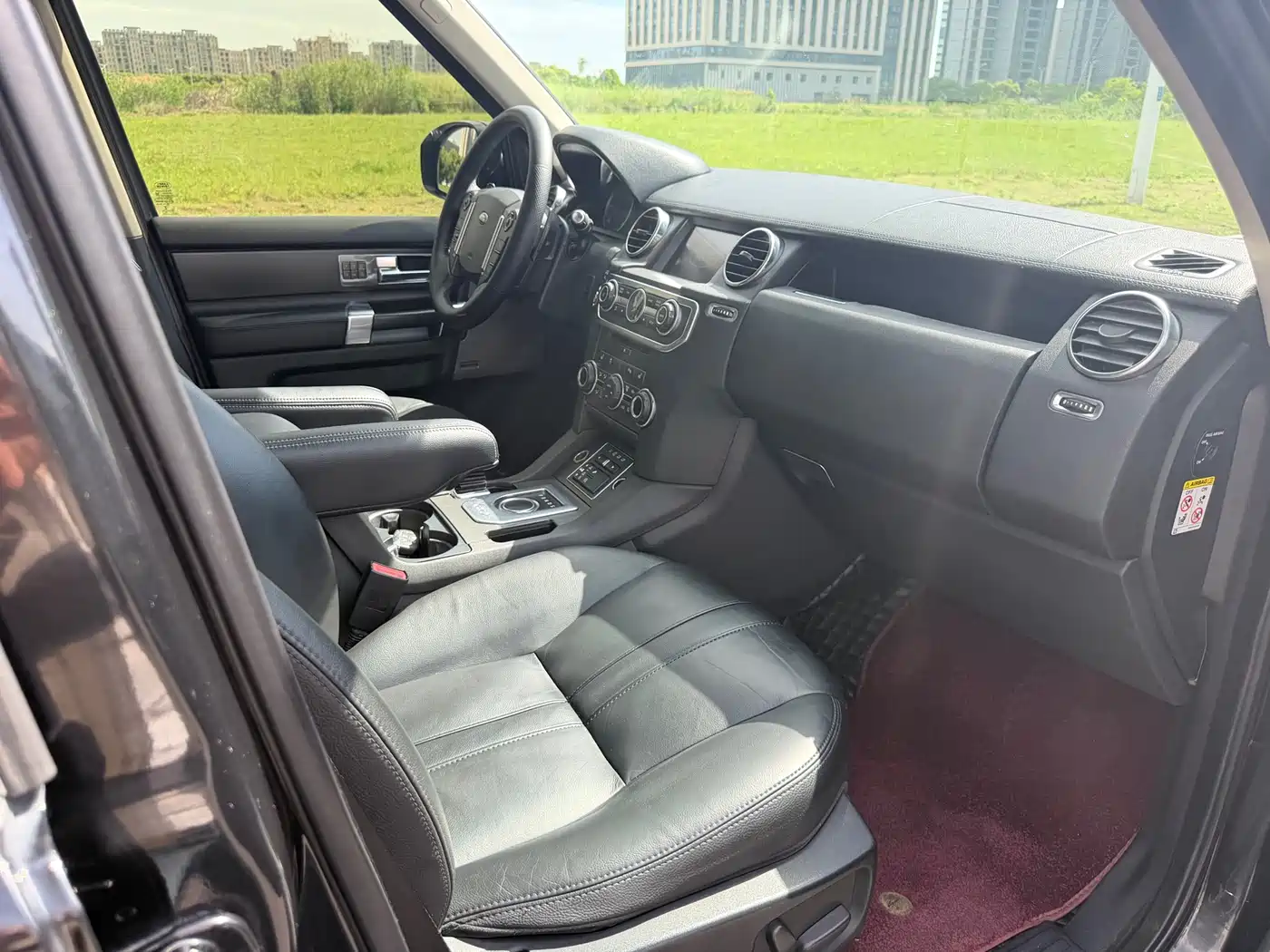 Land Rover Discovery 2015 3.0 SDV6 HSE Diesel фото 8