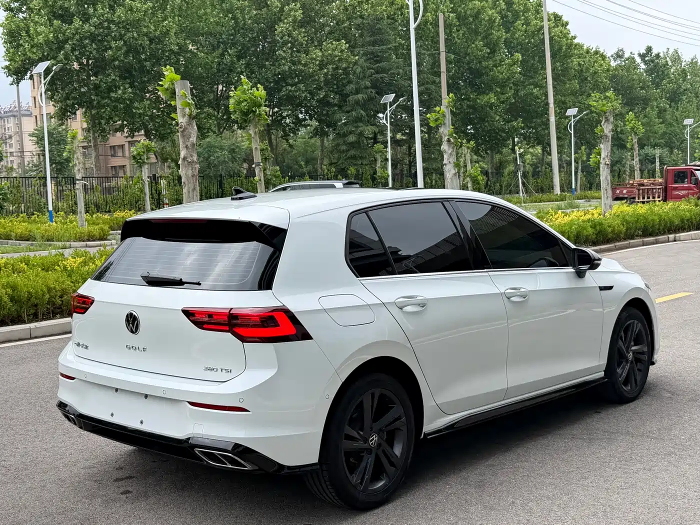 Volkswagen Golf 2023 280TSI DSG R-Line Lite фото 9