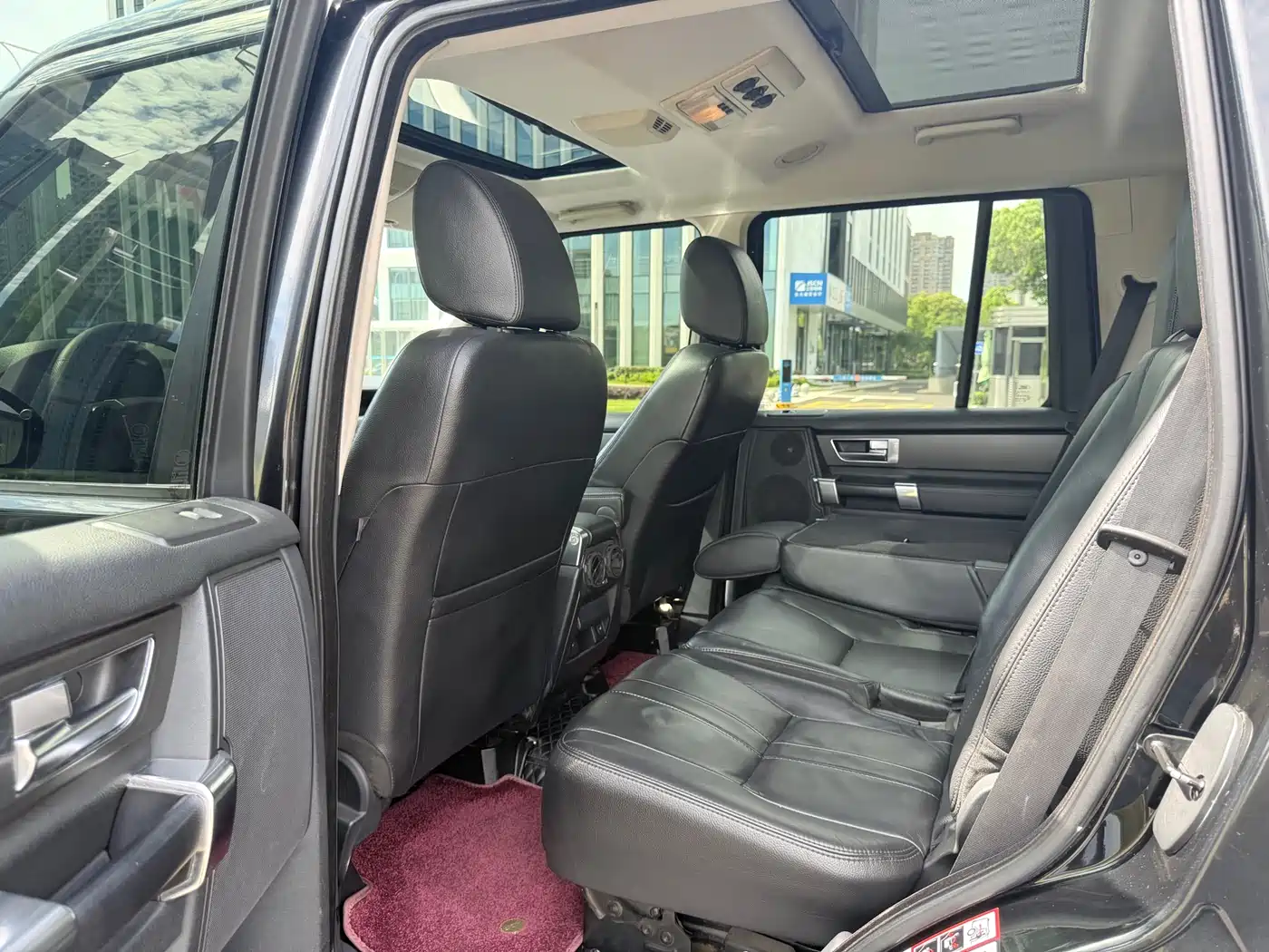 Land Rover Discovery 2015 3.0 SDV6 HSE Diesel фото 14