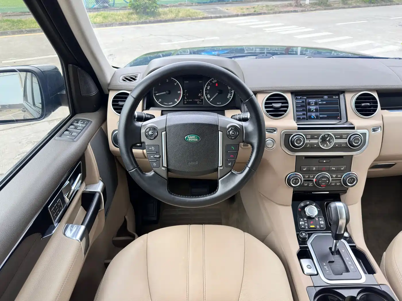 Land Rover Discovery 2012 3.0 SDV6 HSE Diesel фото 17