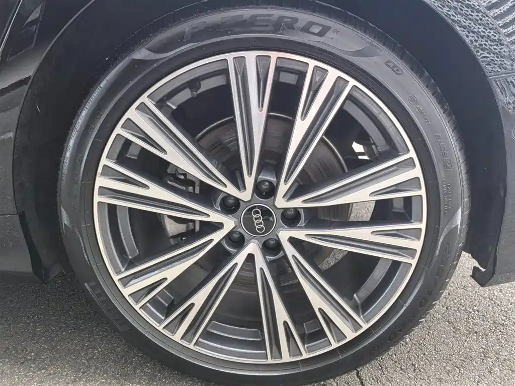 Audi A6L 2024 55 TFSI quattro Exclusive Dynamic фото 18
