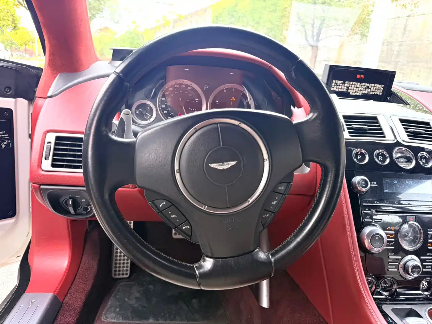 Aston Martin Rapide 2010 6.0L фото 10