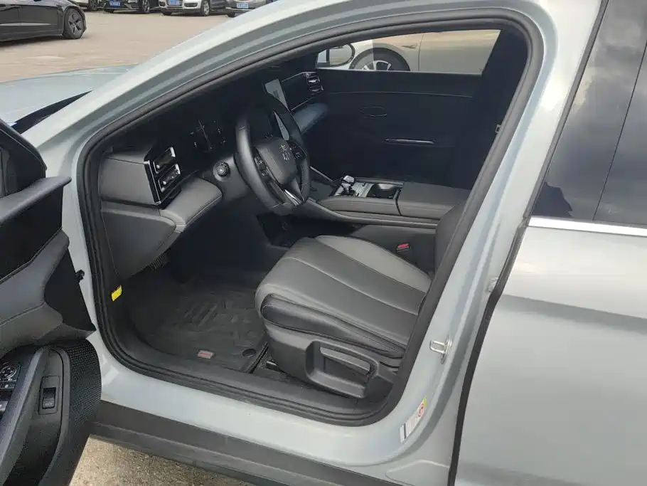 BYD Qin L 2024 2024 DM-i 80KM Leading Edition