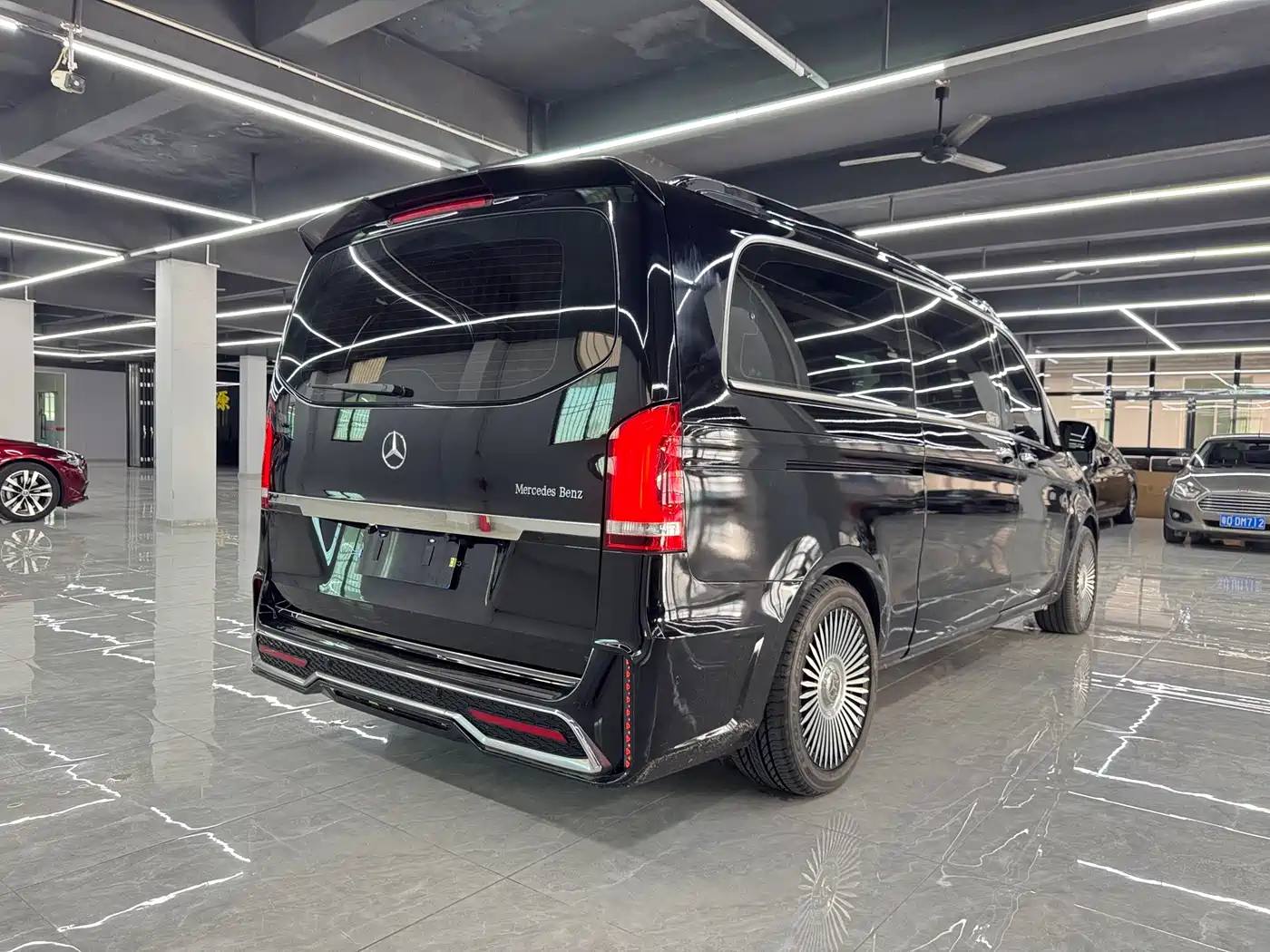 Mercedes-Benz Vito 2018 2.0T Business Edition China VI фото 3