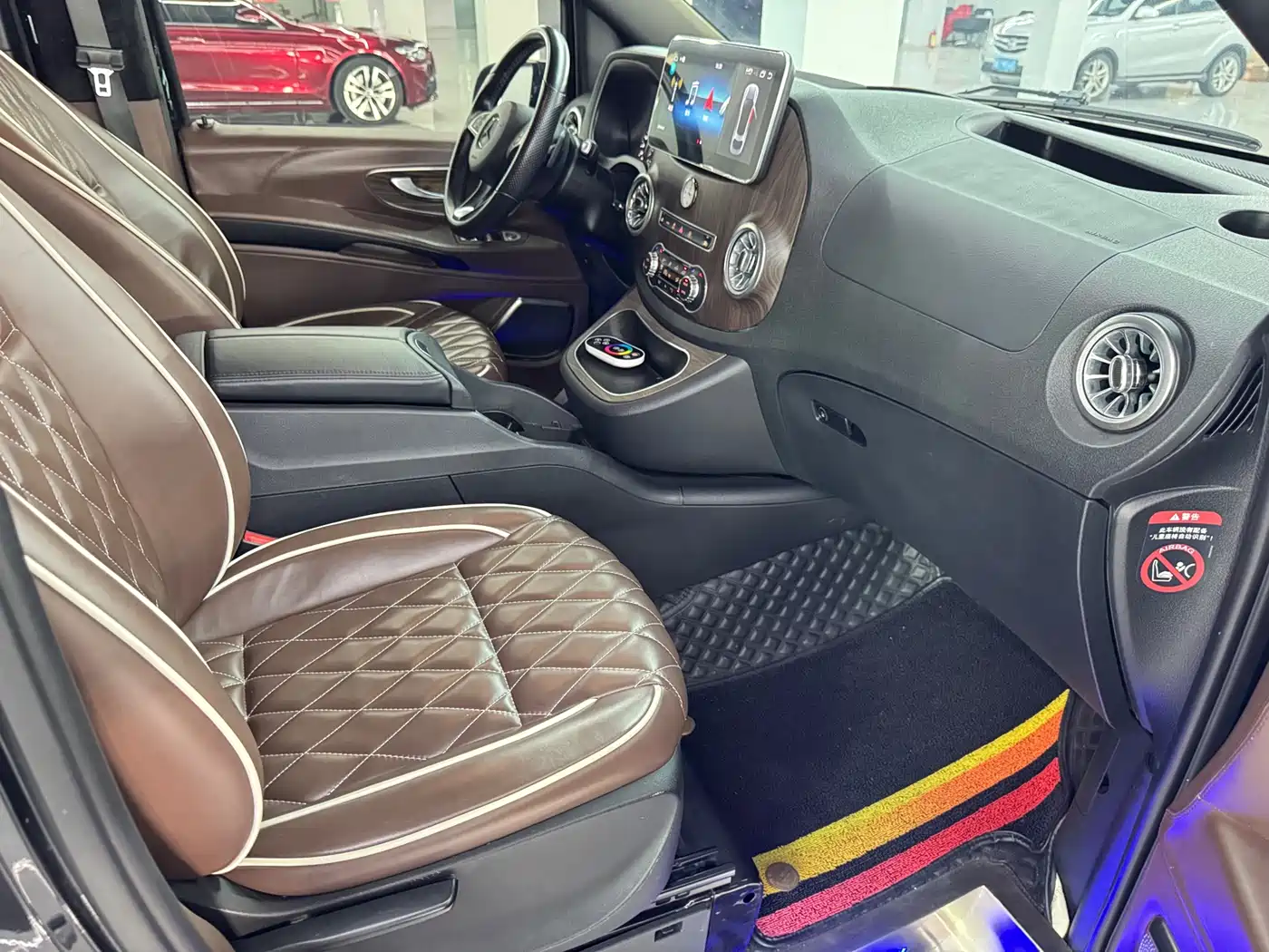 Mercedes-Benz Vito 2018 2.0T Business Edition China VI фото 17