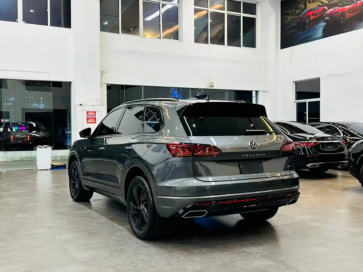 VOLKSWAGEN TOUAREG