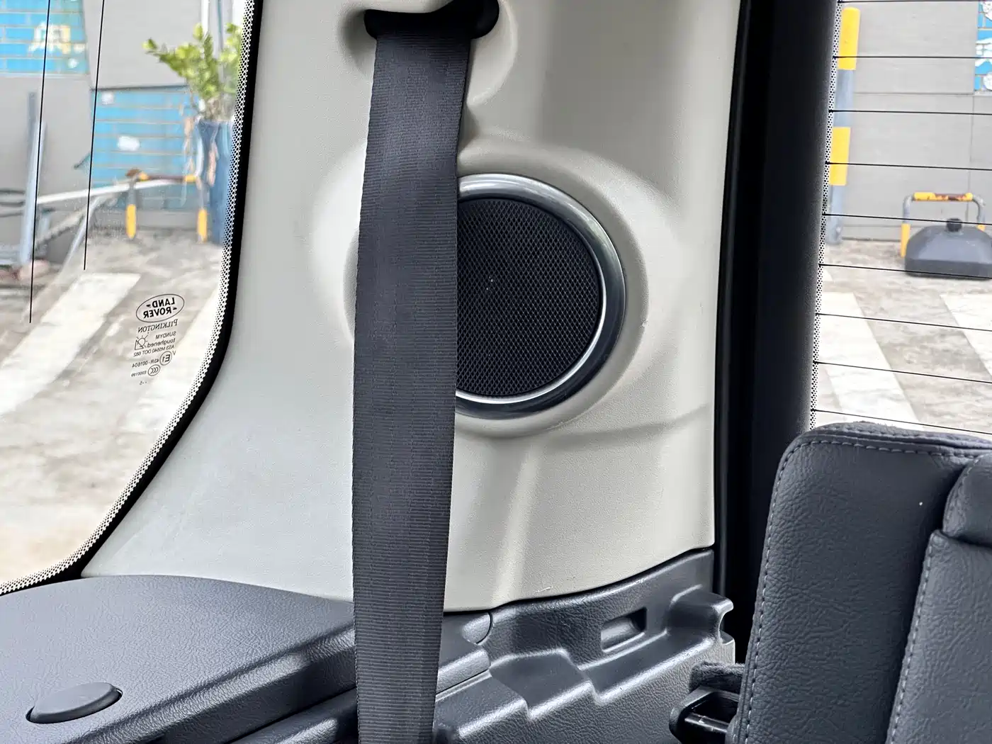 Land Rover Discovery 2015 3.0 SDV6 HSE Diesel фото 17