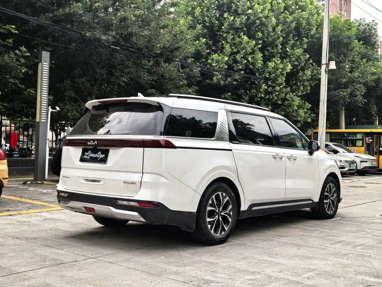 Kia Carnival 2021 2.0T Luxury Tech Edition фото 4