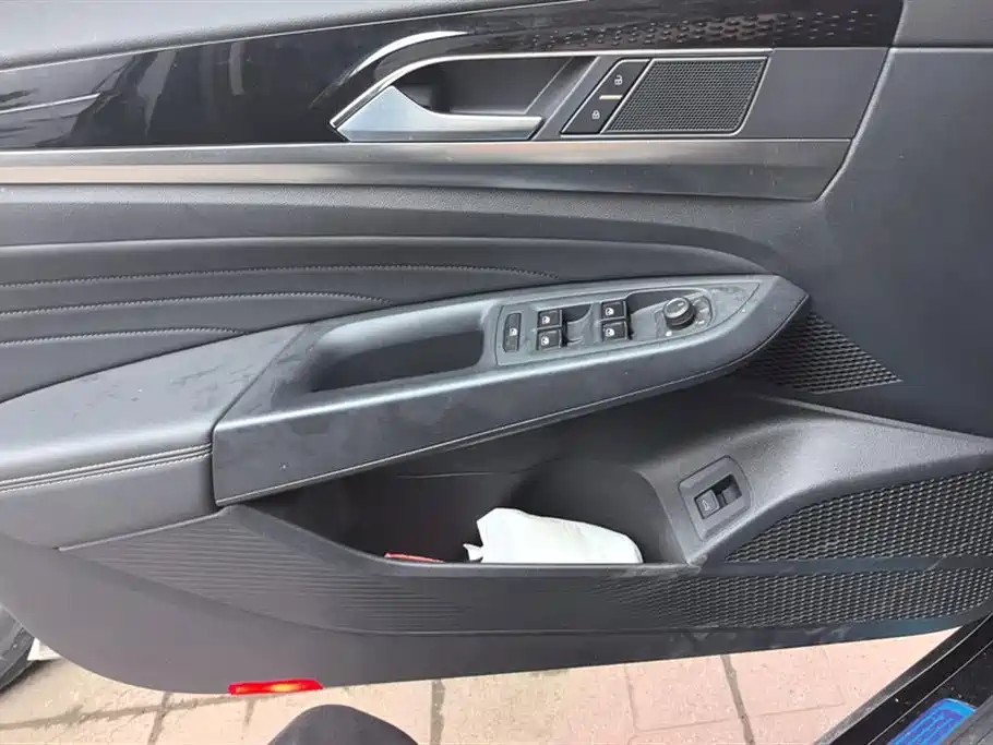 Volkswagen Passat 2024 380TSI Dragon Soaring Edition фото 7