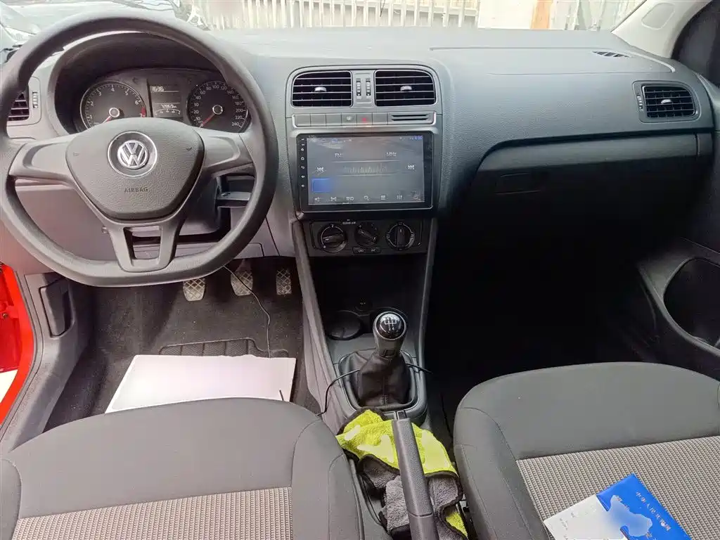 Volkswagen Polo 2016 1.4L Manual Trend фото 6