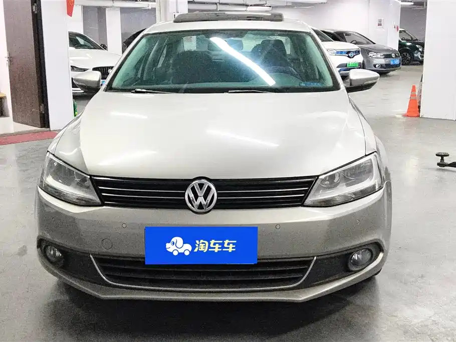 Volkswagen Sagitar 2012 1.4TSI Automatic Luxury фото 2