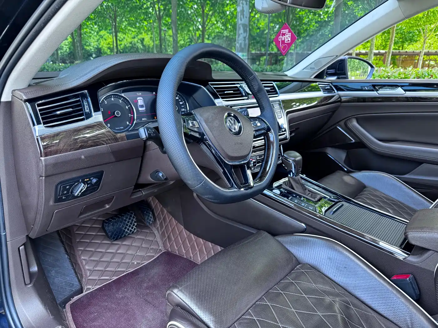 Volkswagen Phideon 2016 Model 480 V6 AWD Executive Flagship фото 7