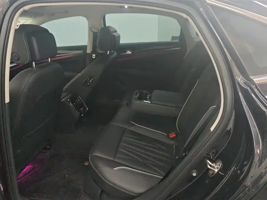 Volkswagen Passat 2023 Facelift 330TSI Starlight Luxury Edition фото 11