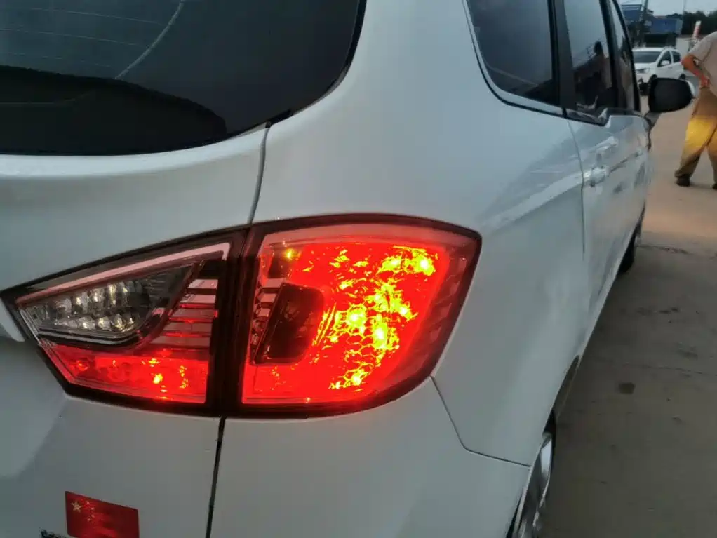Weichai Yingzhi Yingzhi 737 2017 2015 1.5L Manual Comfort