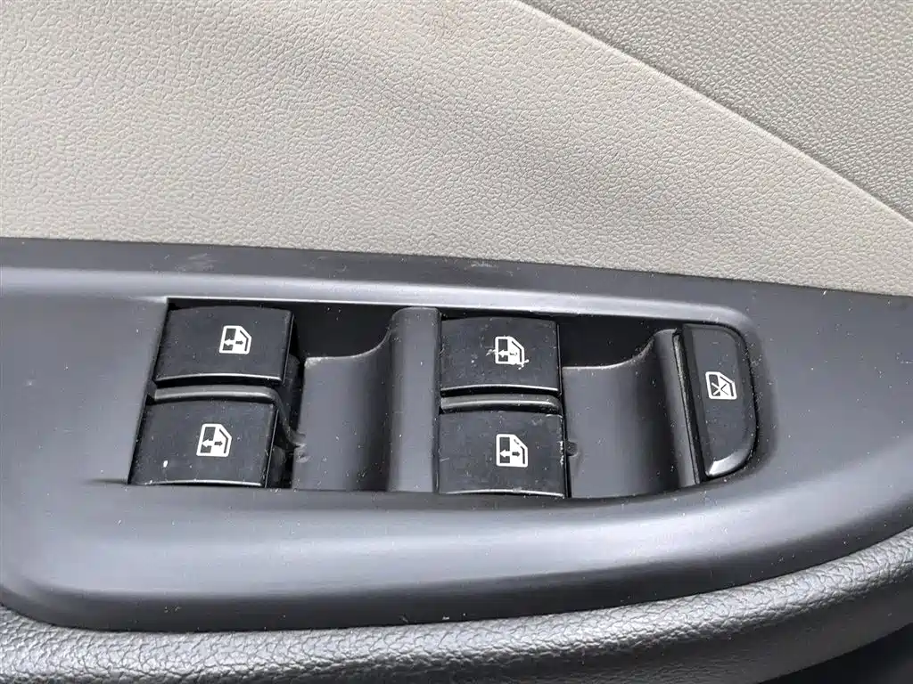 Buick Excelle 2015 15N Automatic Elite фото 9