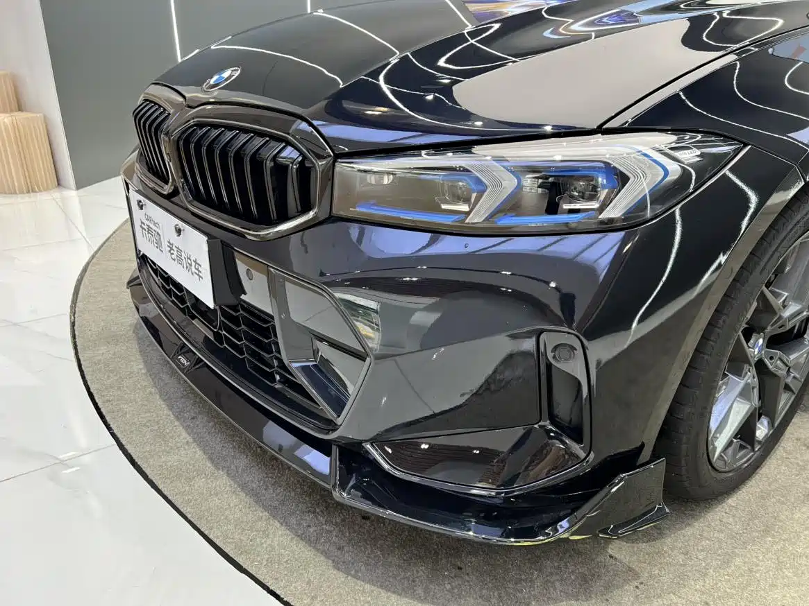 BMW 3 Series 2026 330Li Excellence M Sport Shadowline Package фото 17