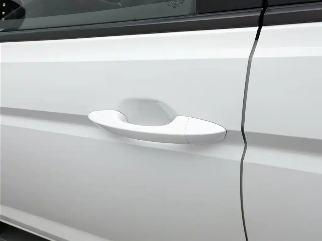 Volkswagen Touran 2018 Touran L 280TSI DSG Comfort 7-seater China V фото 18