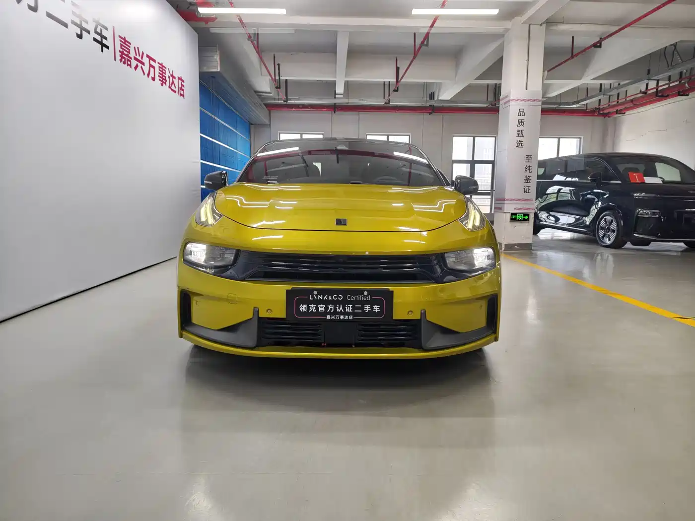 Lynk & Co 03 2022 03+ 2.0TD Auto Wind Rider Edition фото 2