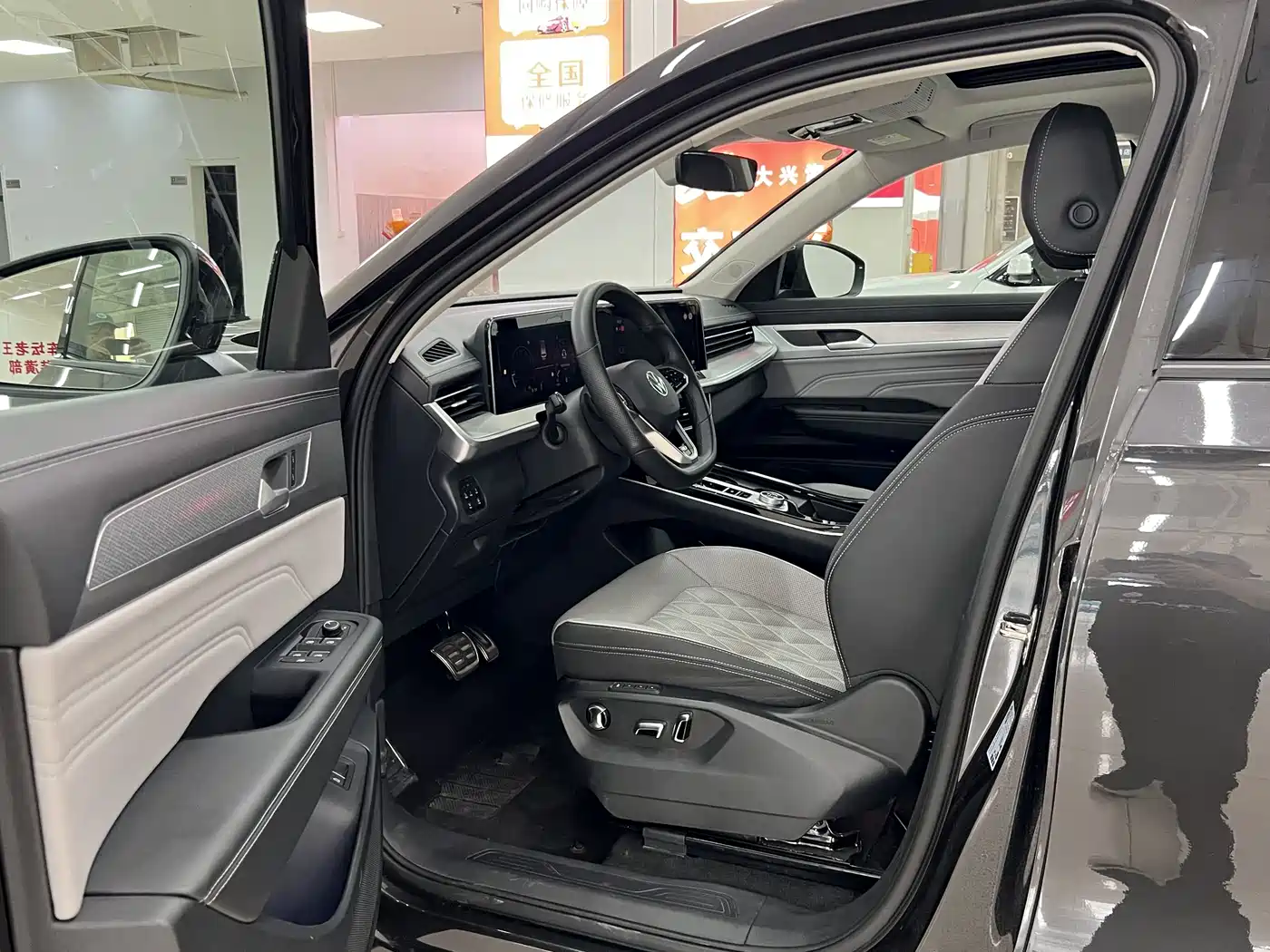 Volkswagen Talagon 2024 380TSI 4WD R-Line Touring фото 7