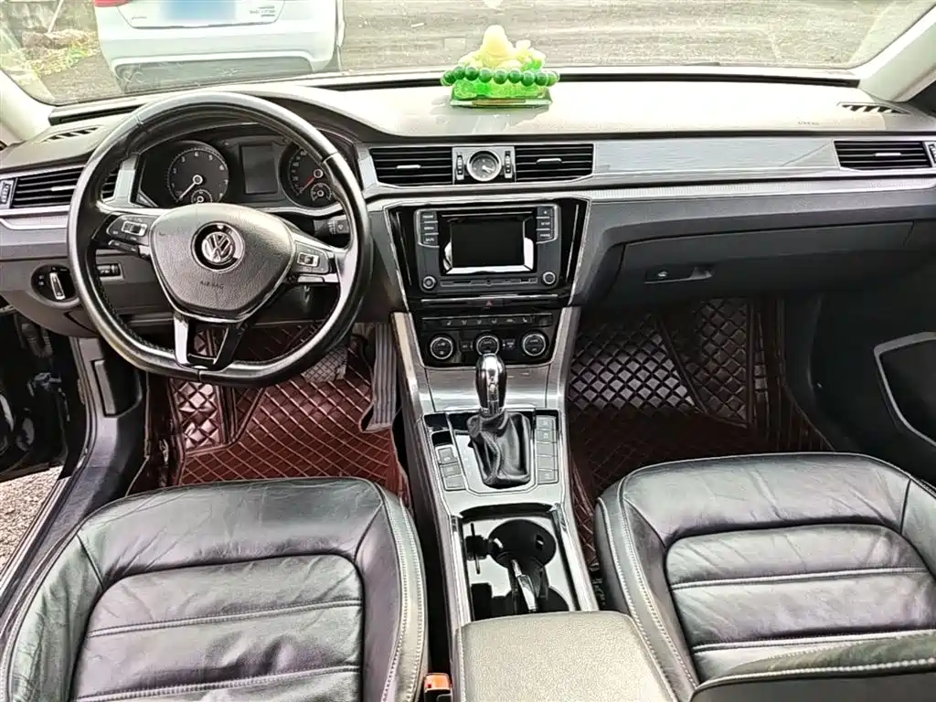 Volkswagen Passat 2016 280TSI DSG Honor Edition фото 10