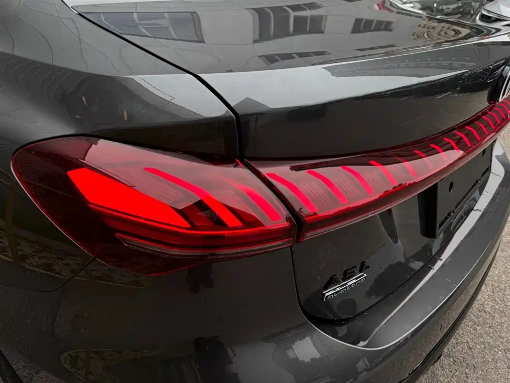 AUDI A5L
