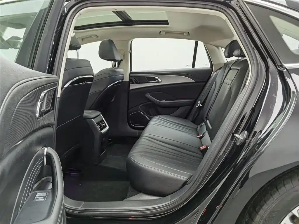 Hongqi H5 2024 1.5T DCT Smart Connect Flag Rhythm Edition фото 15