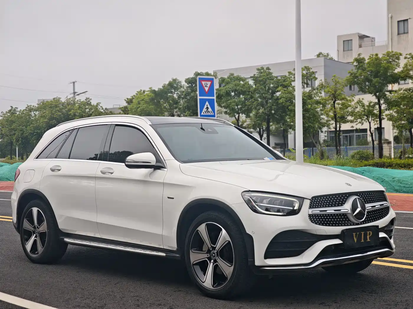 Mercedes-Benz GLC 2022 GLC 300 L 4MATIC Dynamic Collector's Edition фото 3