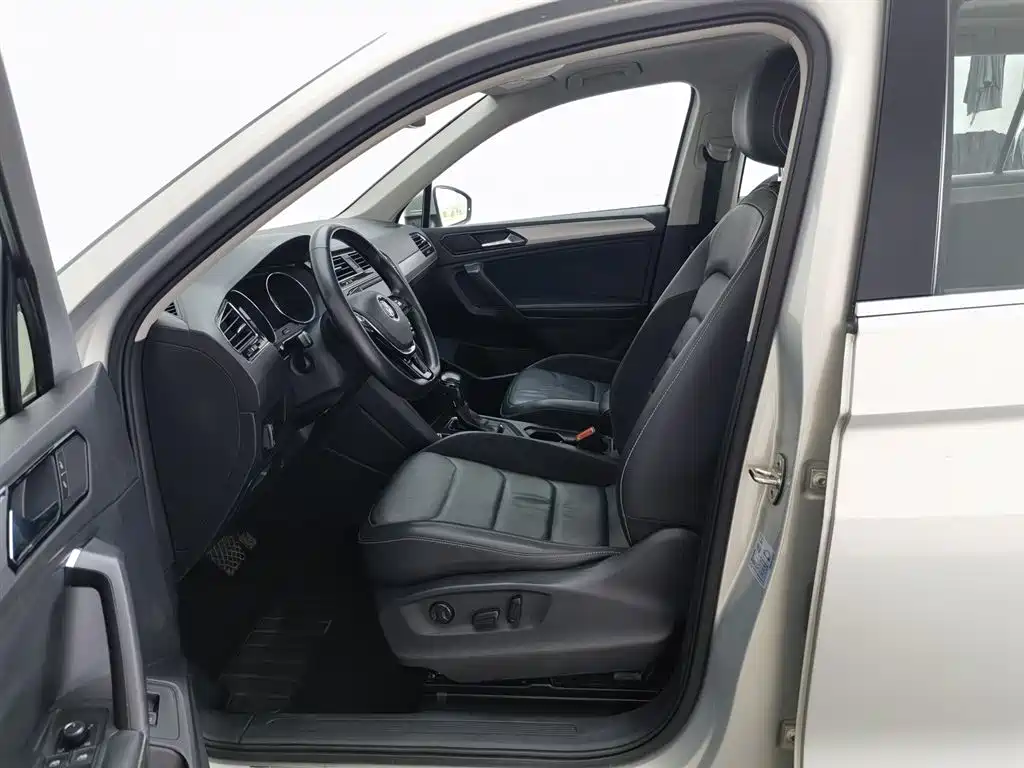 Volkswagen Tiguan L 2017 380TSI Automatic 4WD Luxury Edition фото 10