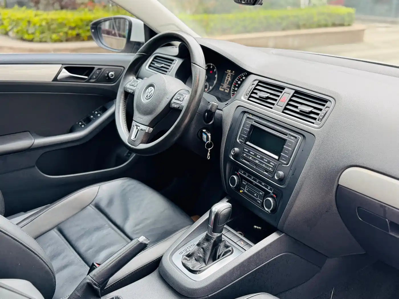 Volkswagen Sagitar 2014 1.4TSI Automatic Luxury фото 9