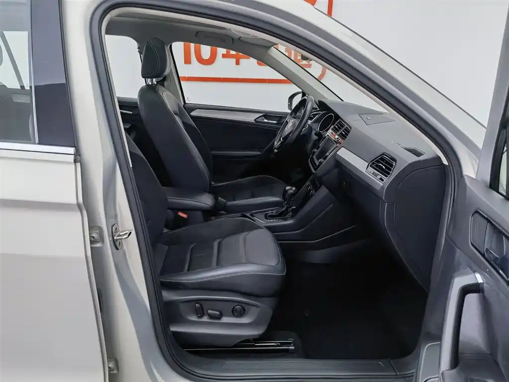 Volkswagen Tiguan L 2017 380TSI Automatic 4WD Luxury Edition фото 23