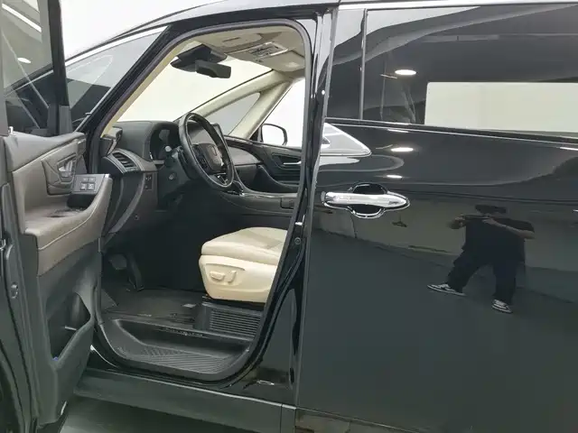 Toyota Vellfire 2023 Crown Hybrid 2.5L HV Ultimate фото 5