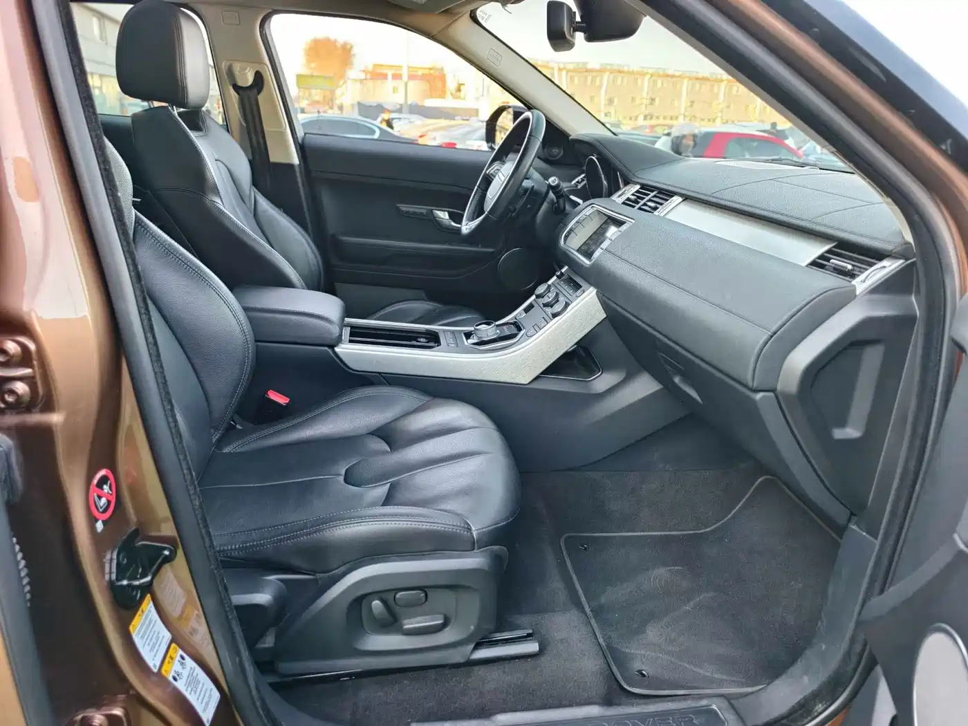 Land Rover Range Rover Evoque 2015 2.0T 5-Door Intelligent Edition фото 14